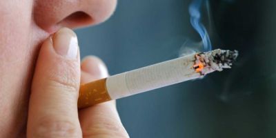 Parlamentul, divizat: fumatorii si nefumatorii se cearta pe legea interzicerii fumatului in locuri publice