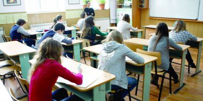 Frauda la Bac 2015. Ministrul Educatiei a trimis Corpul de Control in Bihor, unde 200 de elevi risca eliminarea din examen