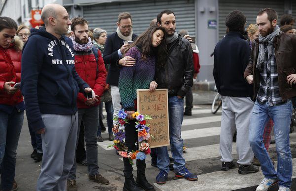 Un al doilea roman, ranit in atentatele de la Paris