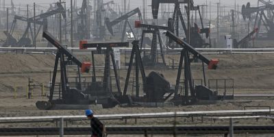Razboiul petrolului, dus in trei: Rusia ameninta ca este gata sa inunde planeta cu titei, iar Iranul ar putea strica planurile Arabiei Saudite