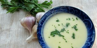 Supa crema de usturoi: secretul prepararii celei mai gustoase 
