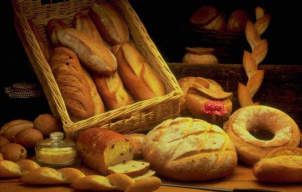 Parlamentar: 25 de tiruri cu PAINE CONGELATA intra zilnic in Romania si se vinde ca paine proaspata