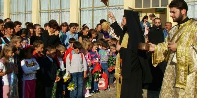 Prozelitismul ortodox in scoala, prevazut in noua programa. Despre Istoria Religiilor, nimic