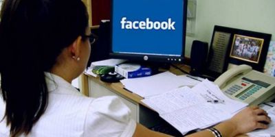 Daune morale de 15.000 lei platite pentru postari defaimatoare pe Facebook la adresa unui politist