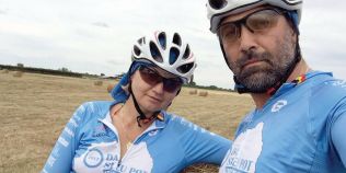 Povestea diabeticei care face turul Romaniei cu bicicleta. Aduna bani pentru copiii dependenti de insulina